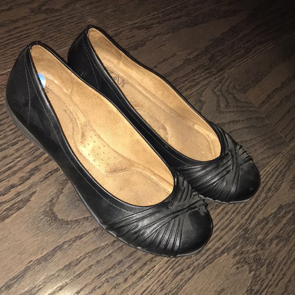 Flats - Picture 3 of 4